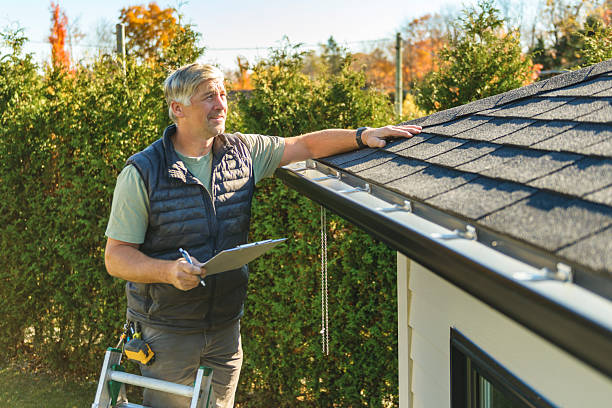 Professional Roofing technician working in Avon Park, FL